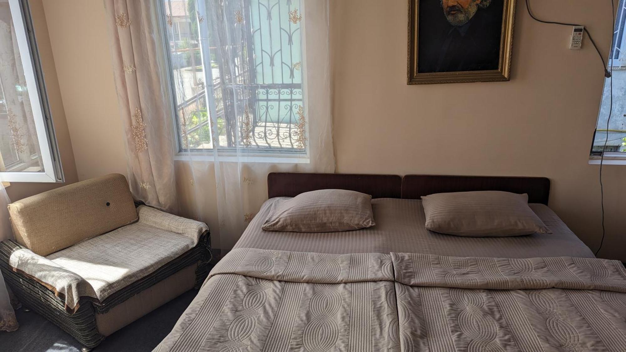 Mano'S Guest House Kobuleti Exterior photo